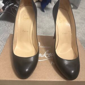 Christian Louboutin Bianca shoes sz 40